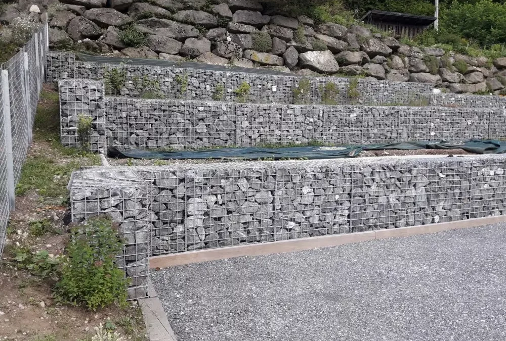 Aménagement terrasses en murs gabions à Serraval